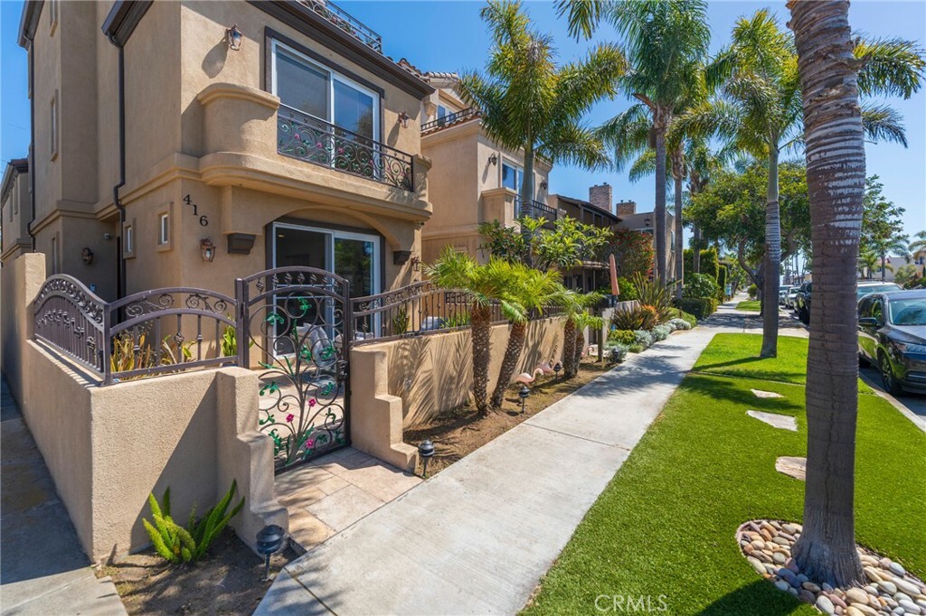Property Photo: 416 15th Street CA 92648