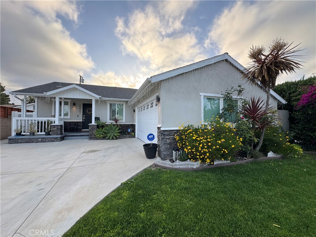 Property Photo: 14825 Cranbrook Avenue CA 90250