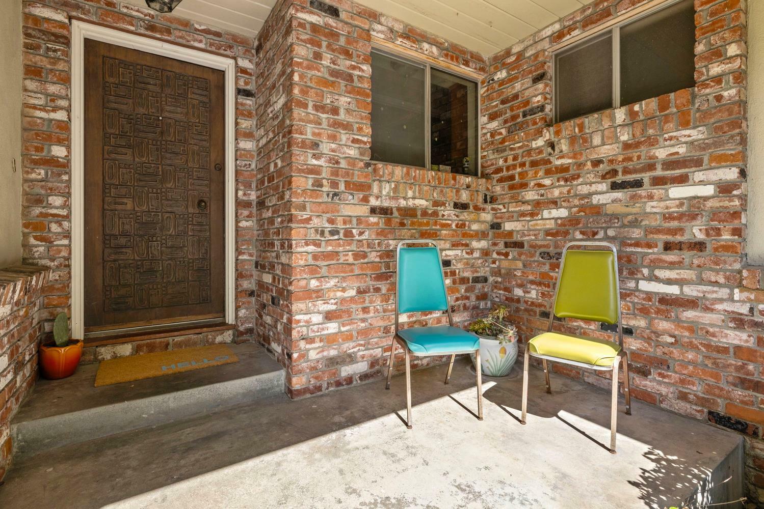 Property Photo: 6010 Holstein Way CA 95822