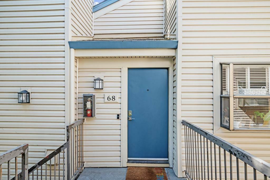 Property Photo: 2280 Hurley Way 68 CA 95825