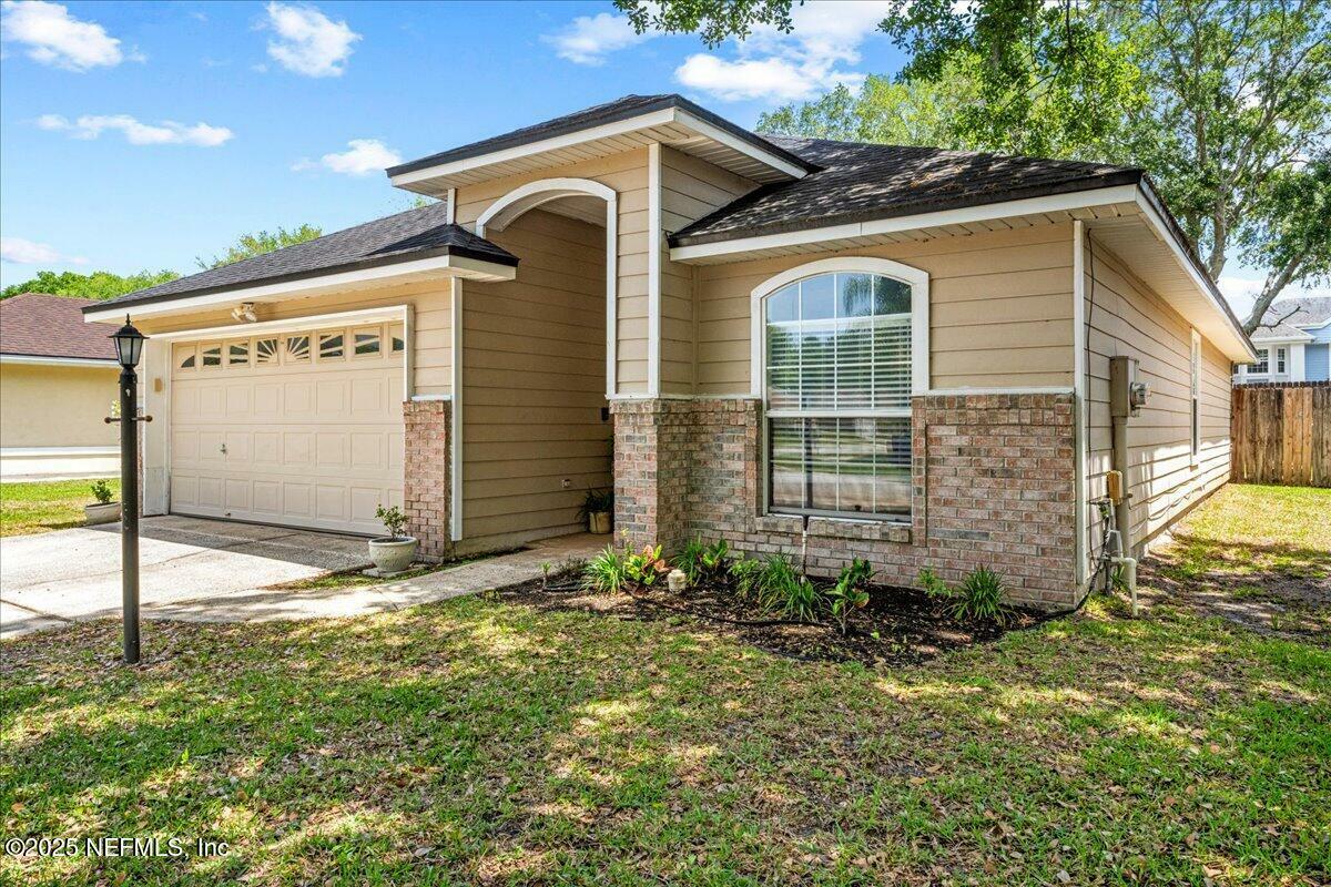 Property Photo: 7461 Carriage Side Court FL 32256