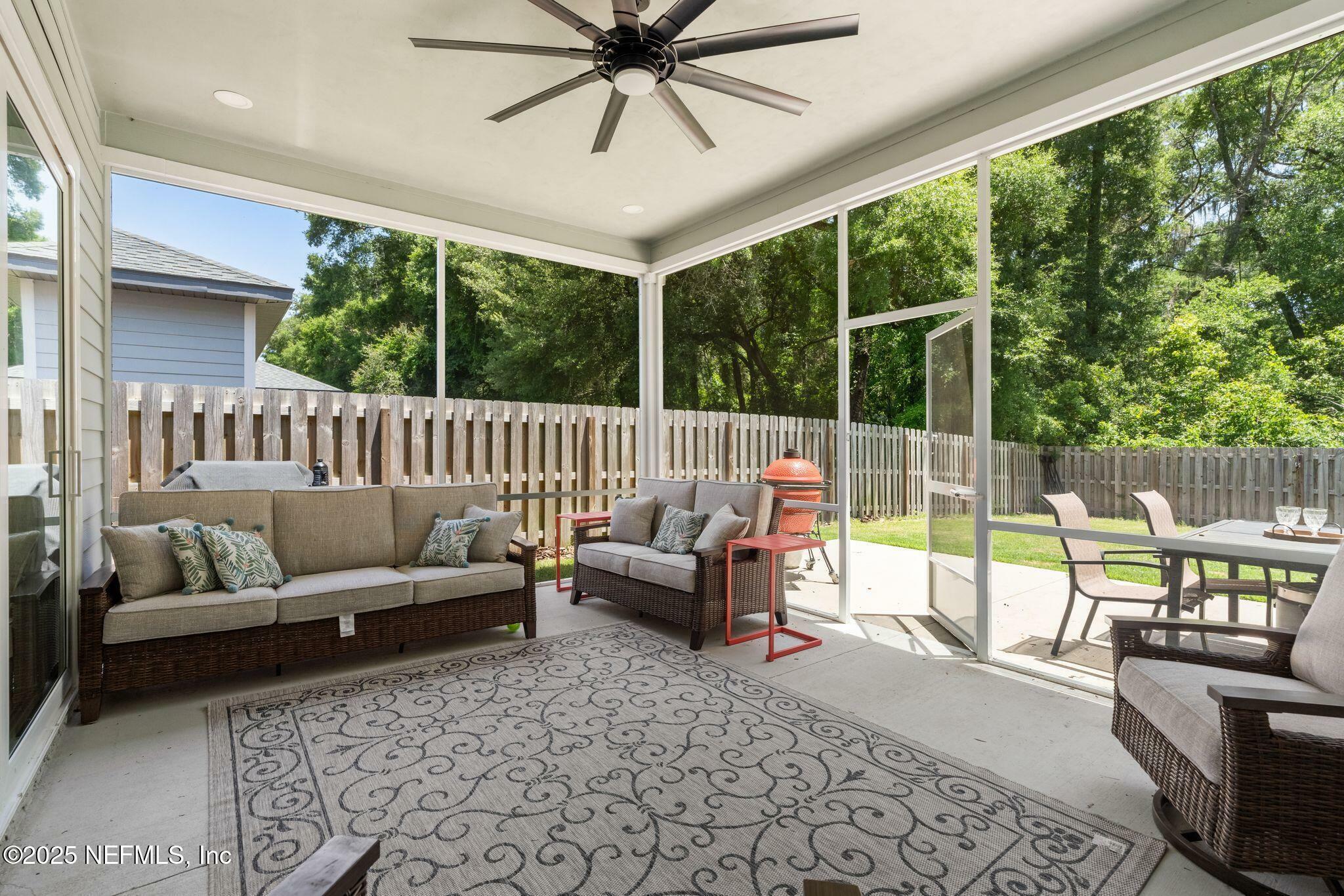 Property Photo: 6901 SW Lugano Court FL 32608