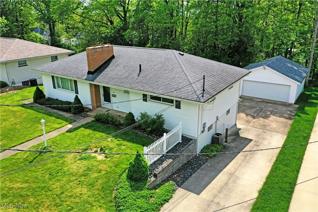 Property Photo: 712 Hartzell Avenue OH 44446
