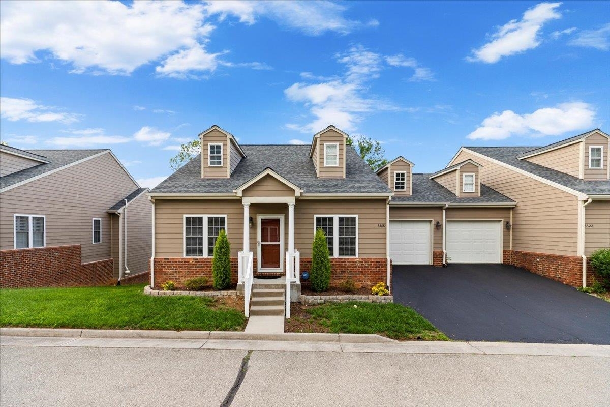 Property Photo: 6618 Hartman Court VA 24019