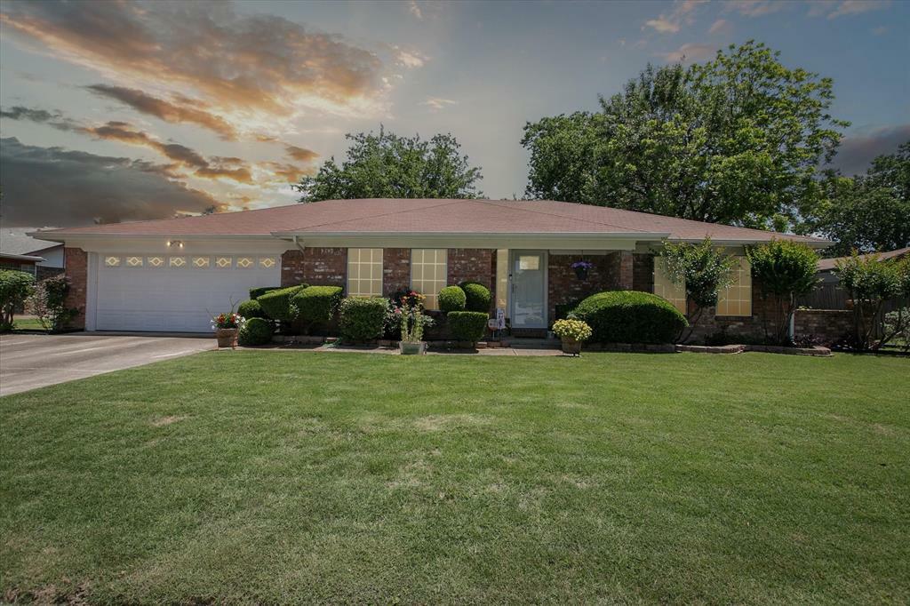 Property Photo:  7108 Stonybrooke Drive  TX 76182 