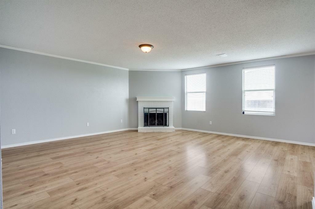 Property Photo: 3921 German Pointer Way TX 76123