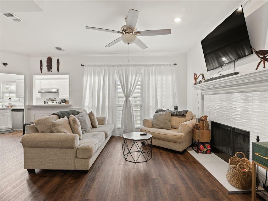 Property Photo: 2500 Peargrove Circle TX 76006