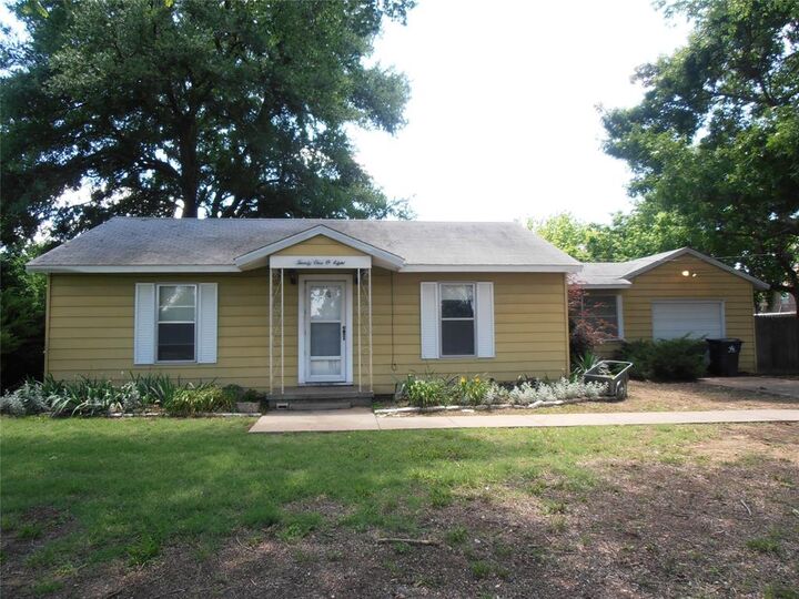 2108 Norwood Lane  Arlington TX 76013 photo