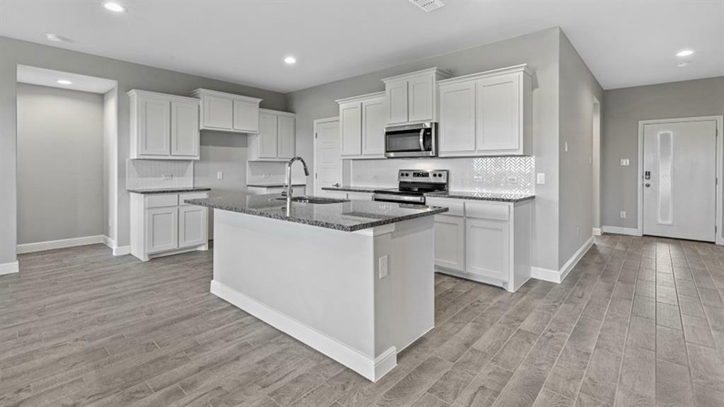 Property Photo: 1137 Keystone Drive TX 76048