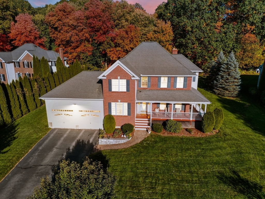 Property Photo: 6 Hutchins Way MA 01886