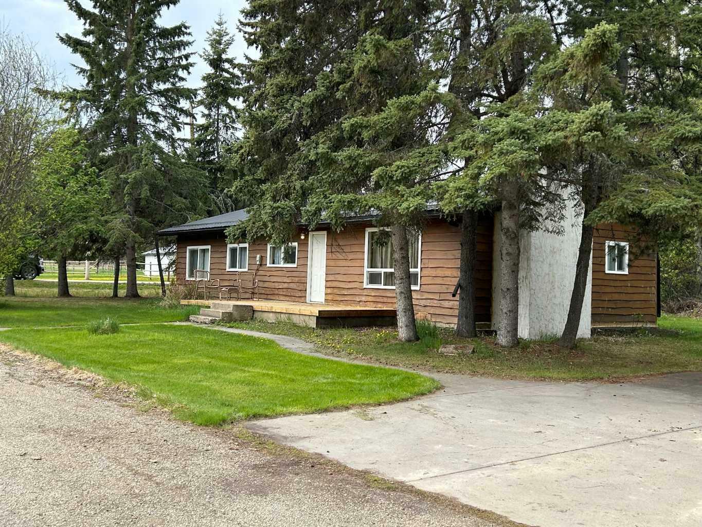 Photo de la propriété: 54,52 1st Avenue AB T0G 0X0