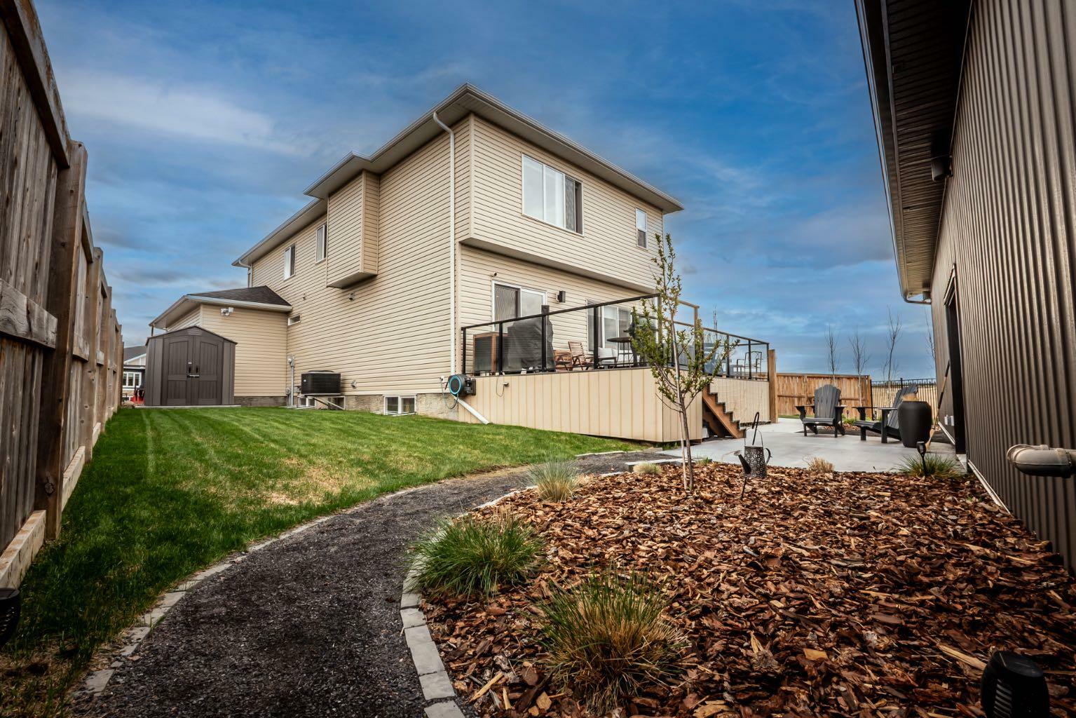 Property Photo: 132 Hamptons Common NE AB T1V 0B1