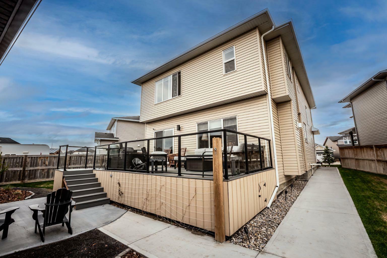 Property Photo: 132 Hamptons Common NE AB T1V 0B1