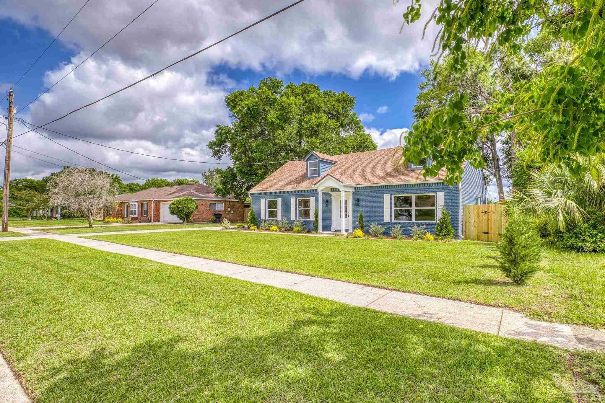 Property Photo: 4020 Kingsberry Dr FL 32504
