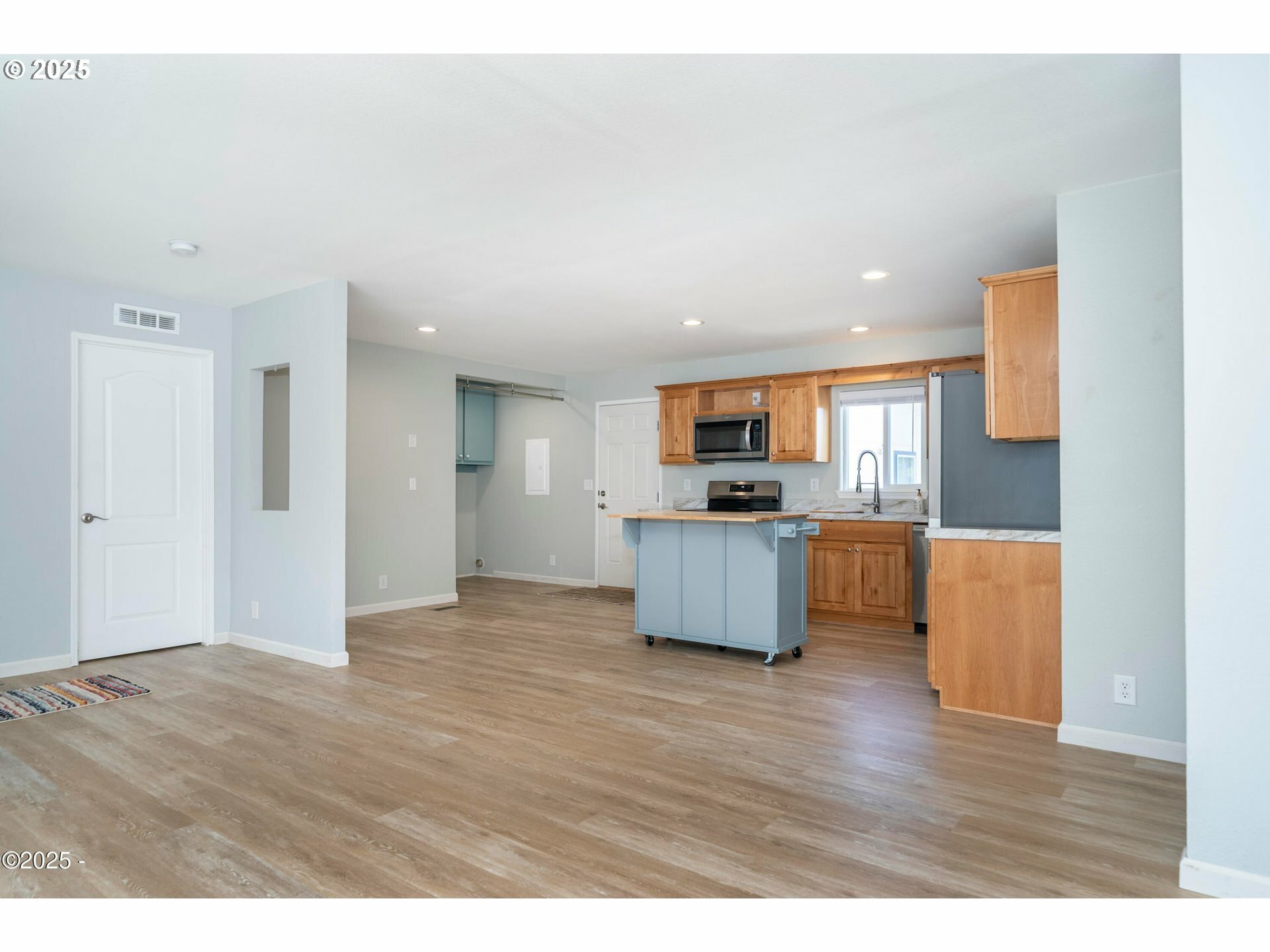Property Photo: 4875 N Highway 101 30 OR 97341