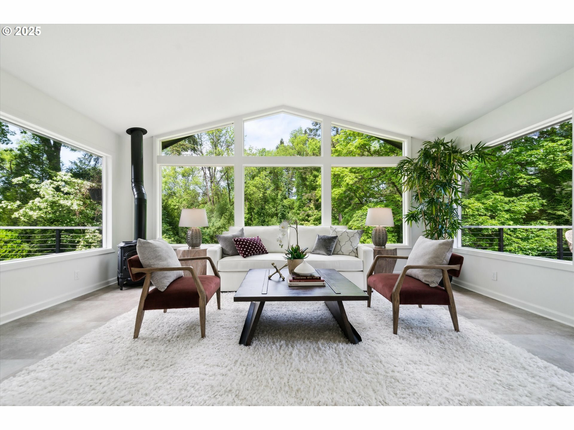 Property Photo: 501 S Riverside St OR 97219