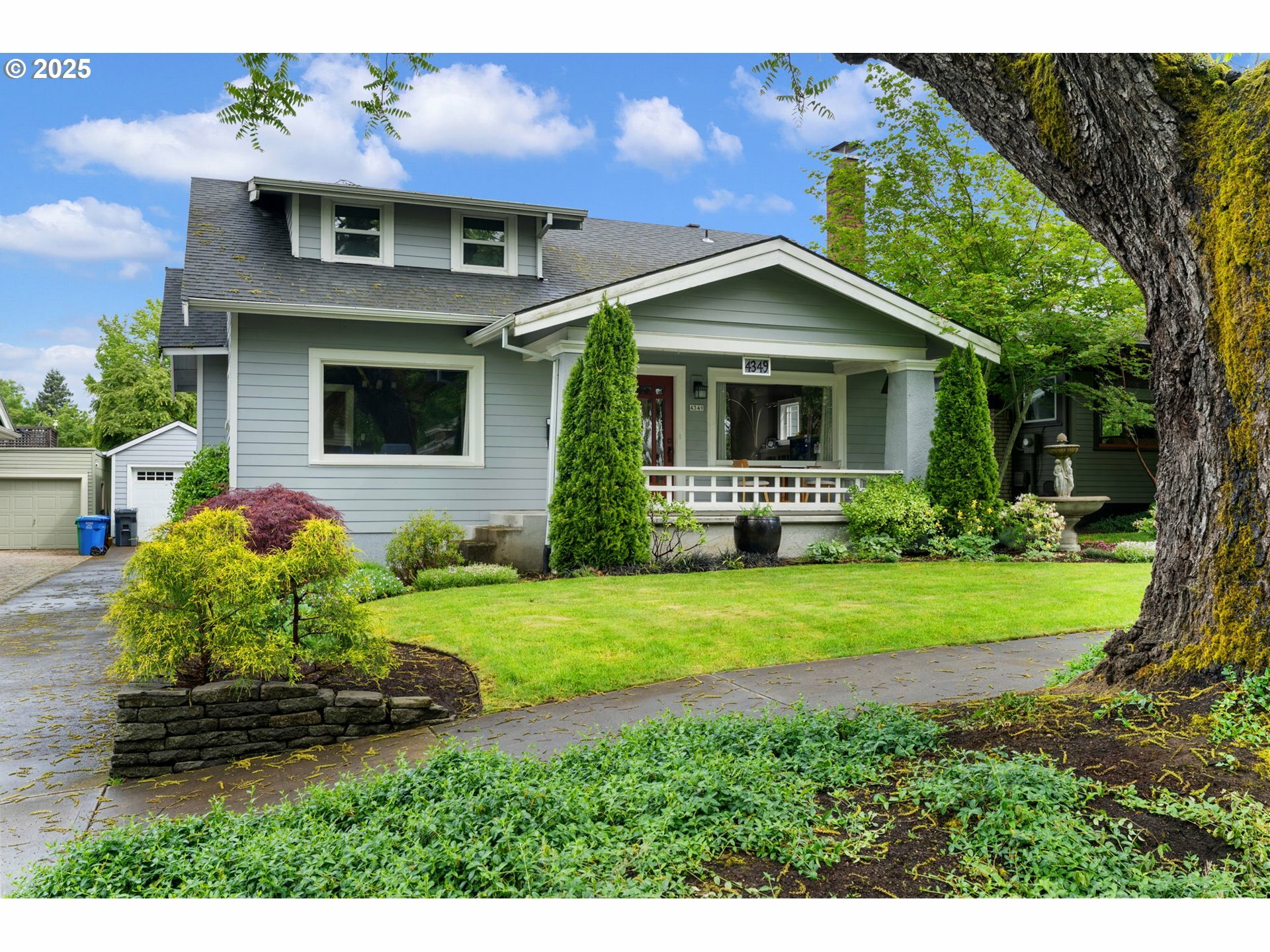 Property Photo: 4349 NE Glisan St OR 97213