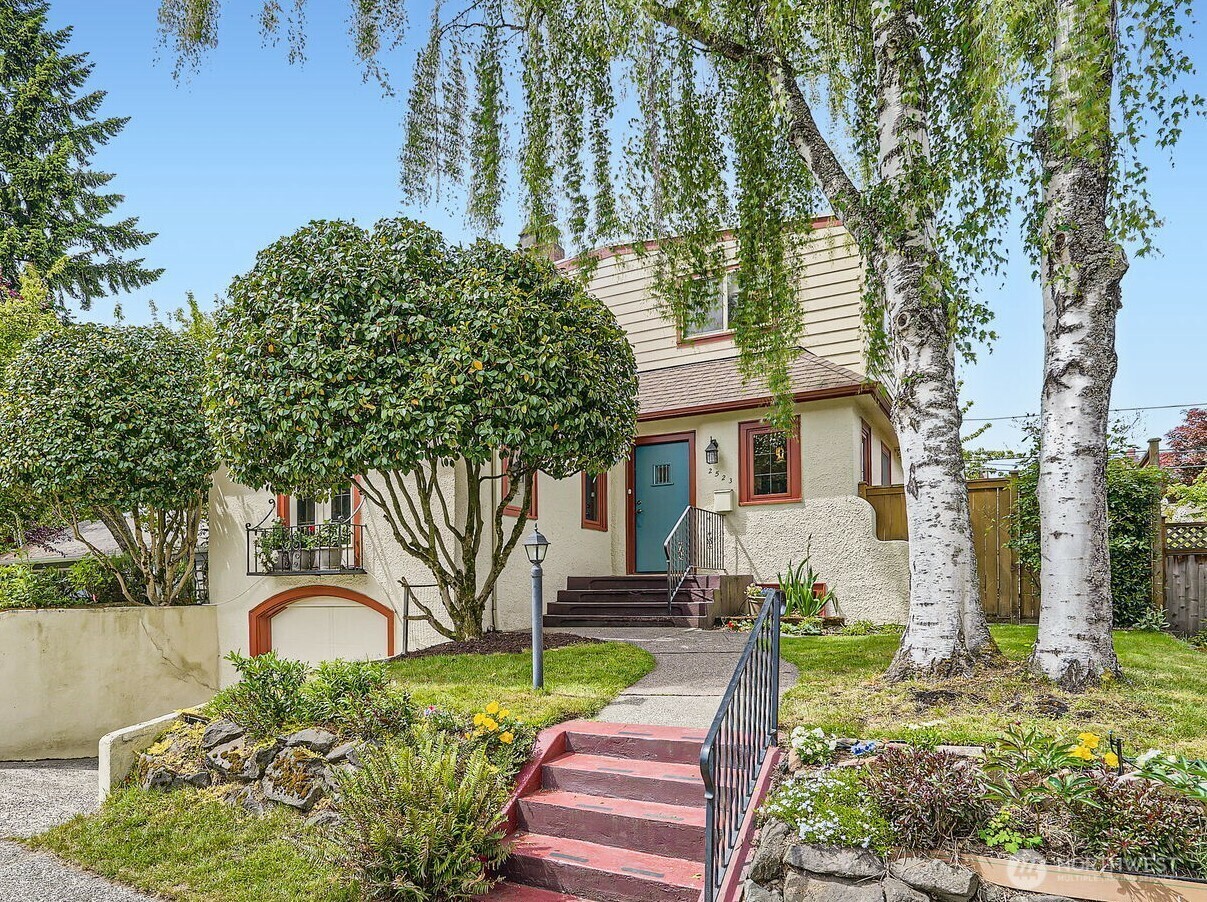 2523  Royal Court E  Seattle WA 98112 photo