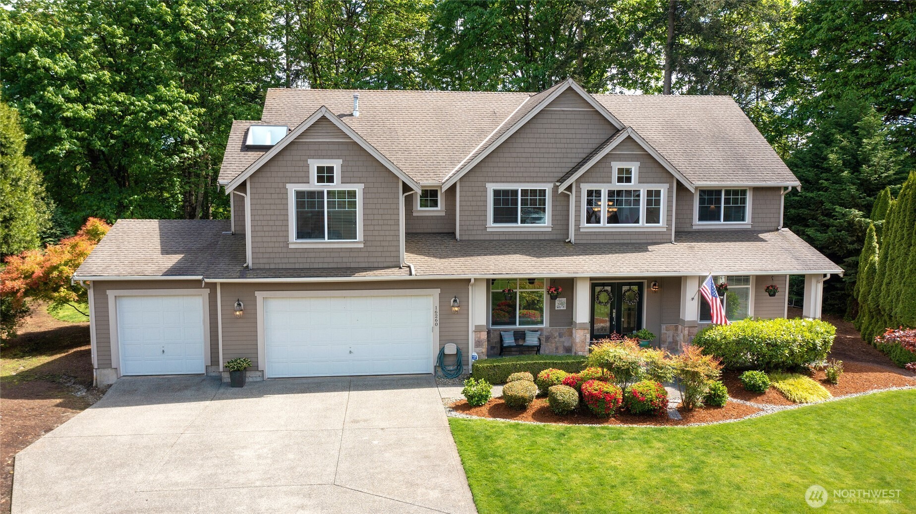Property Photo:  16260  205th Place SE  WA 98059 