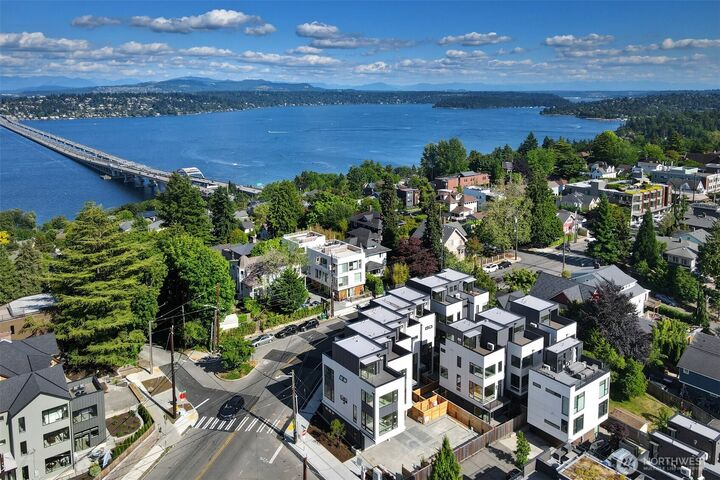 Property Photo:  1313  31st Avenue S  WA 98144 