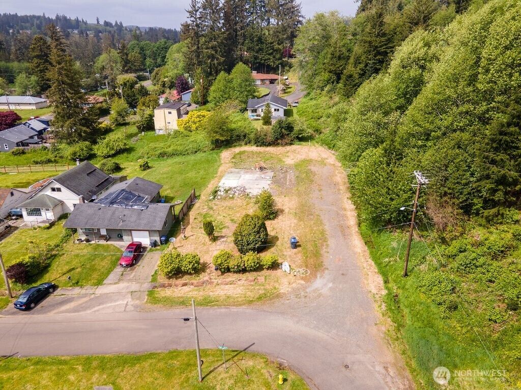 Property Photo: 1122 Tecumseh WA 98520