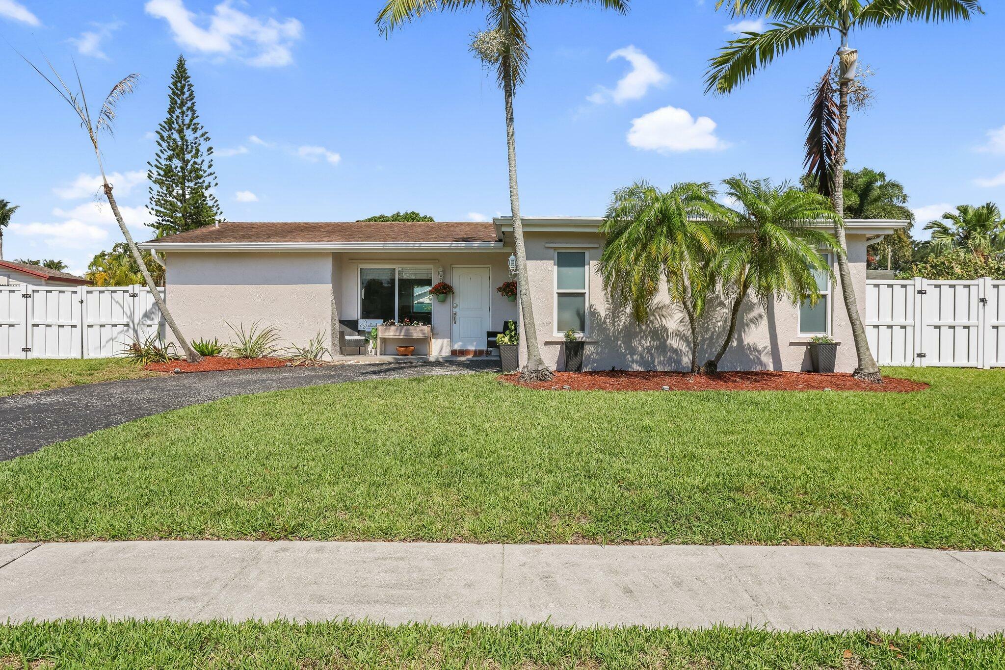 Property Photo: 4221 NW 118th Avenue FL 33323