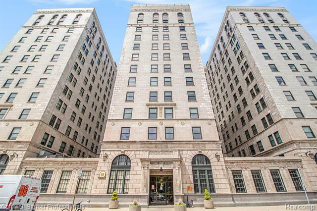 Property Photo: 15 E Kirby Street 1031 MI 48202