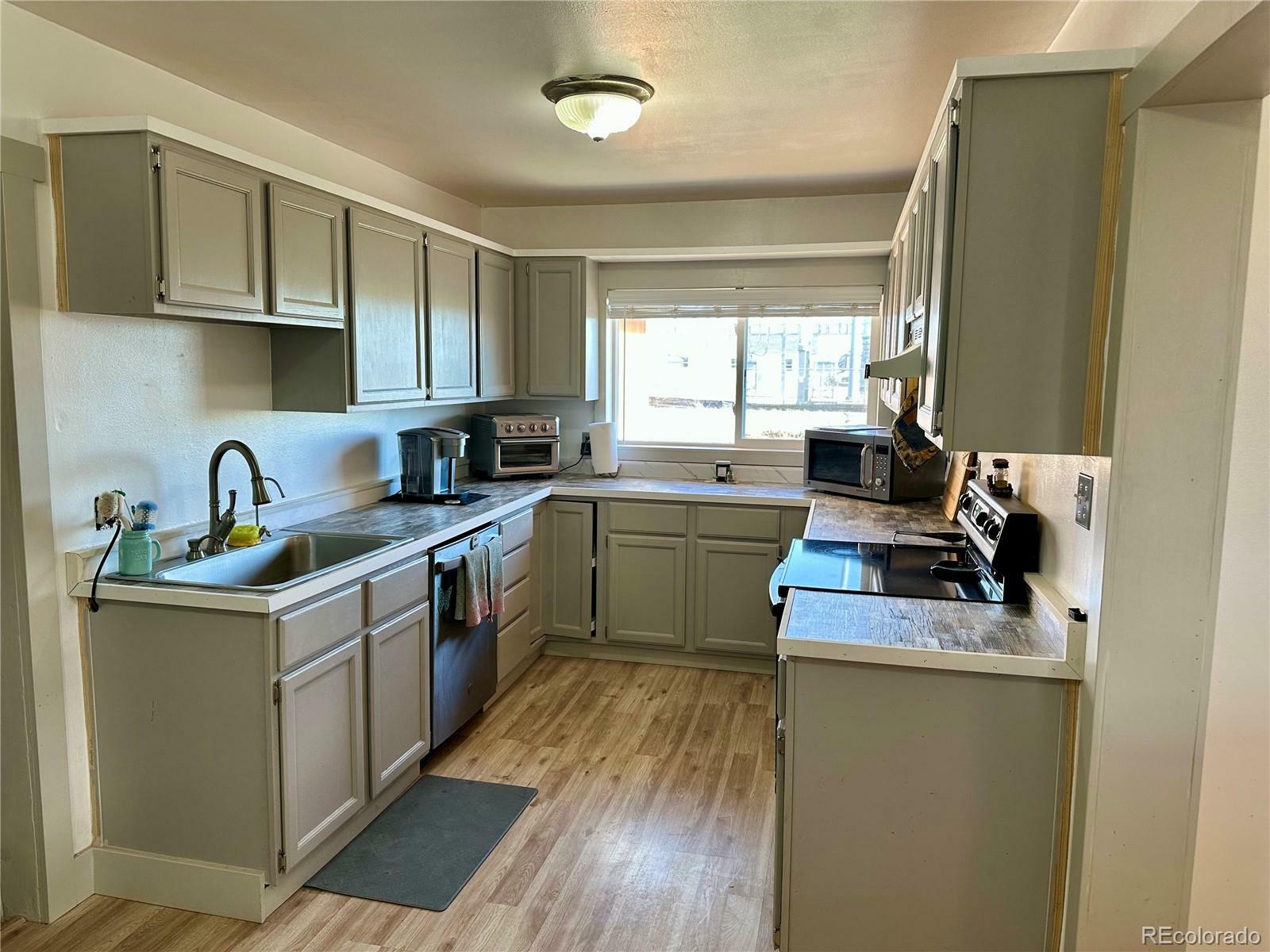 Property Photo: 7013 County Road 69 CO 80643