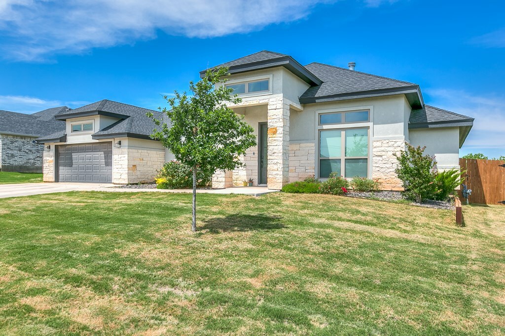 Property Photo: 5619 Slayde St TX 76904