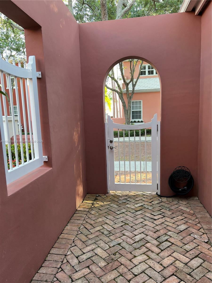 Property Photo: 540 Loretto Ave 19 FL 33146