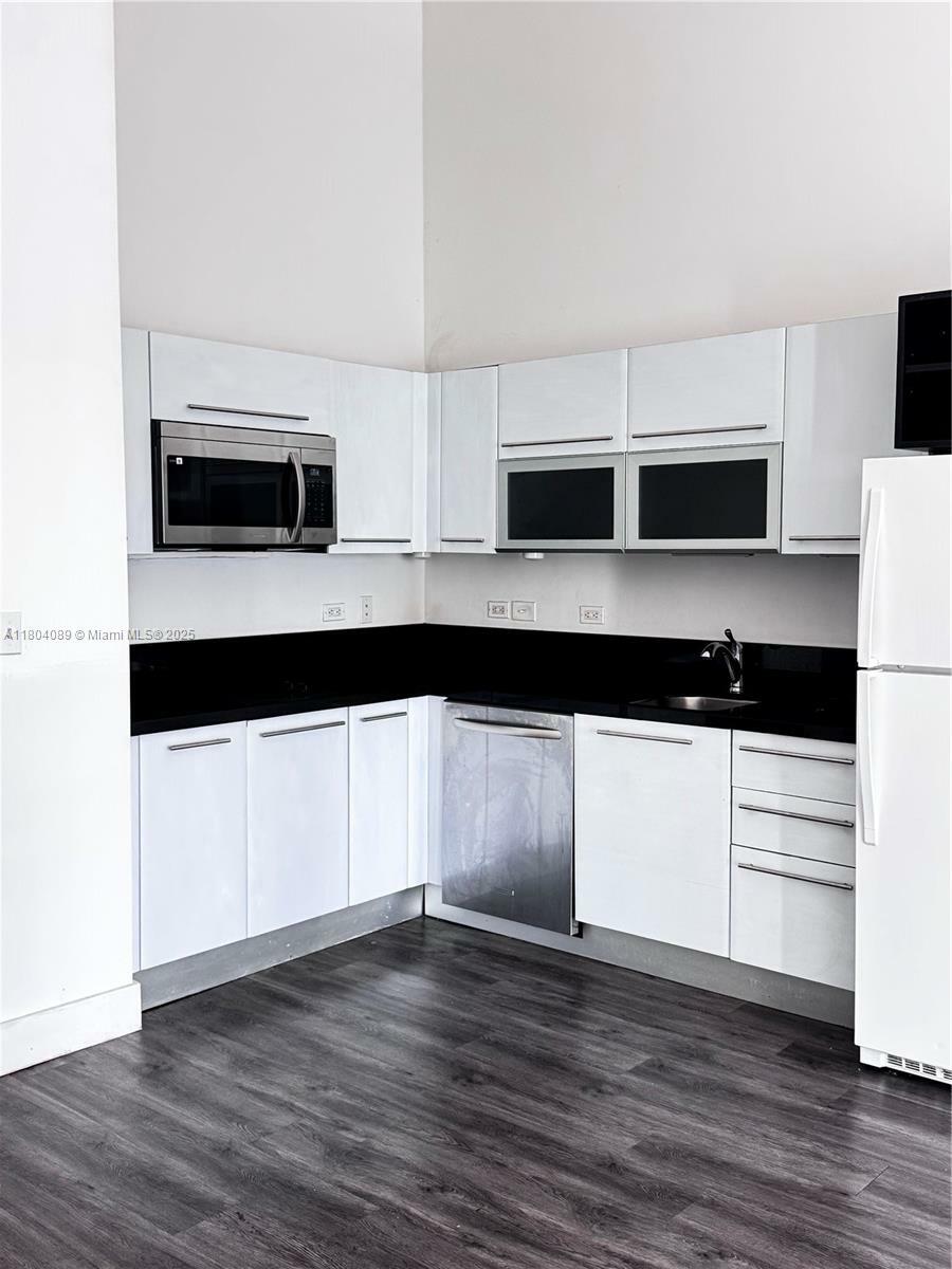 Property Photo: 244 Biscayne Blvd 247 FL 33132