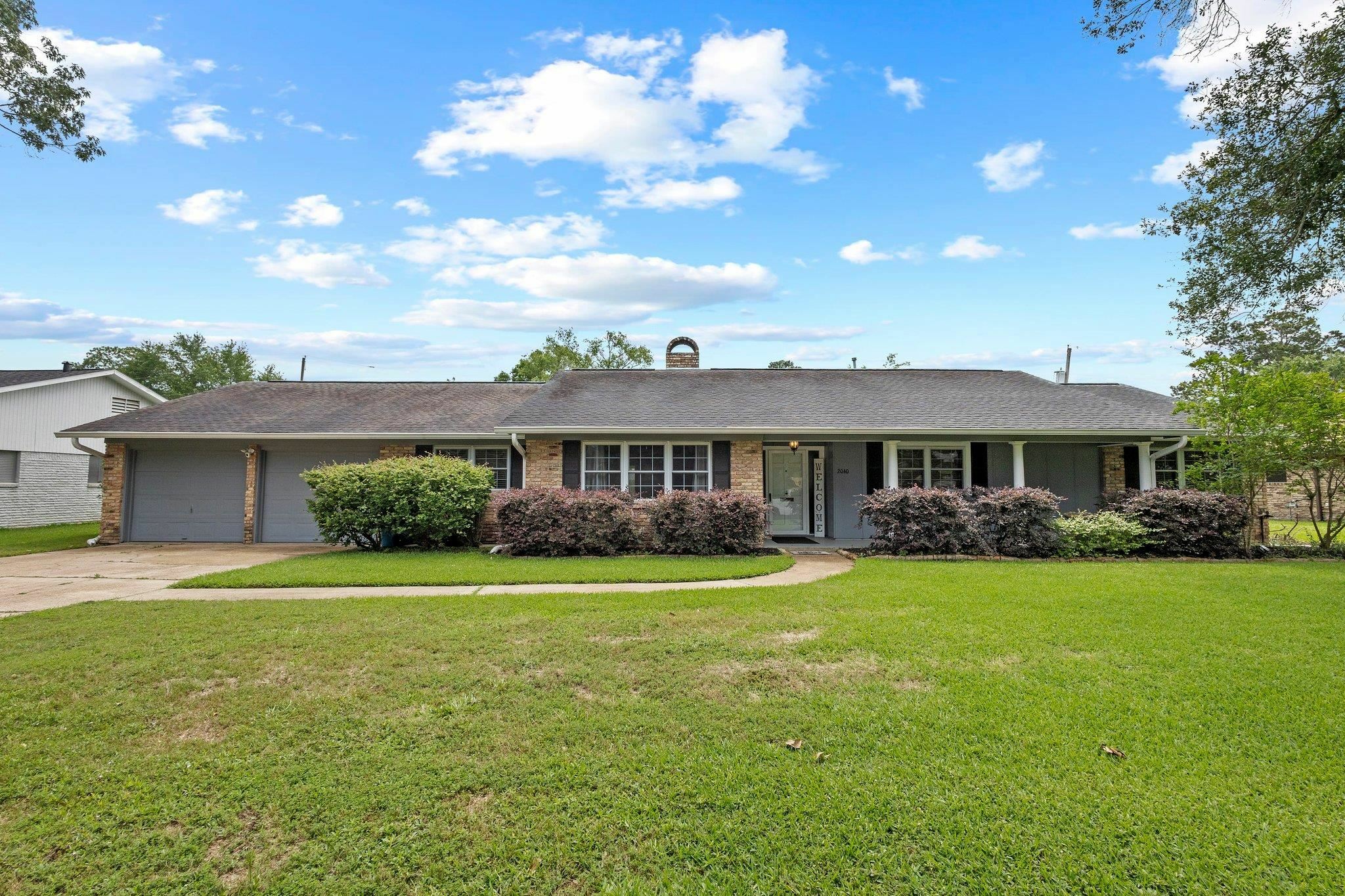 2040 Chevy Chase Lane  Beaumont TX 77706-2609 photo