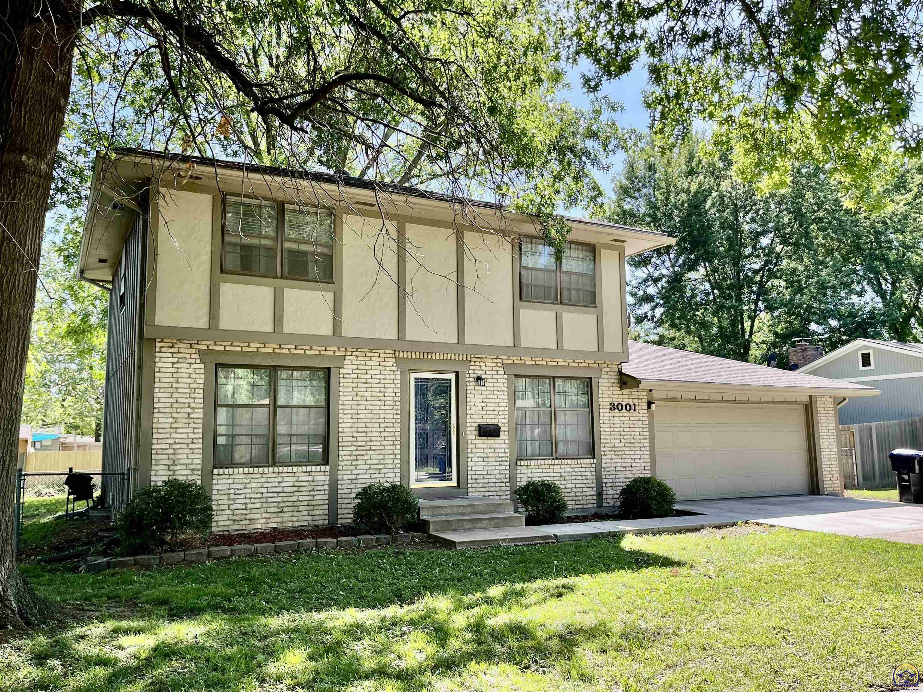 Property Photo: 3001 SW 36th St KS 66614