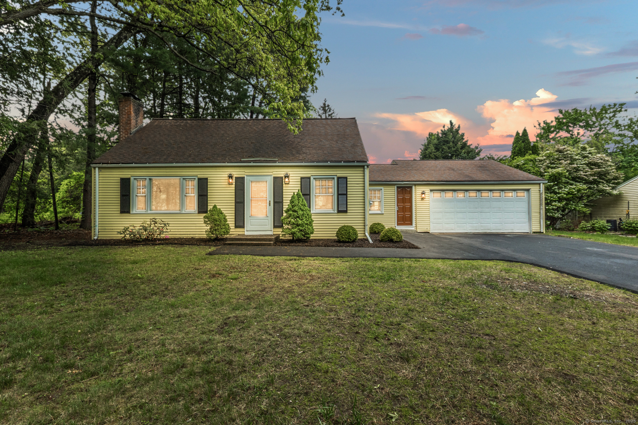 23 Grimes Lane  Simsbury CT 06070 photo