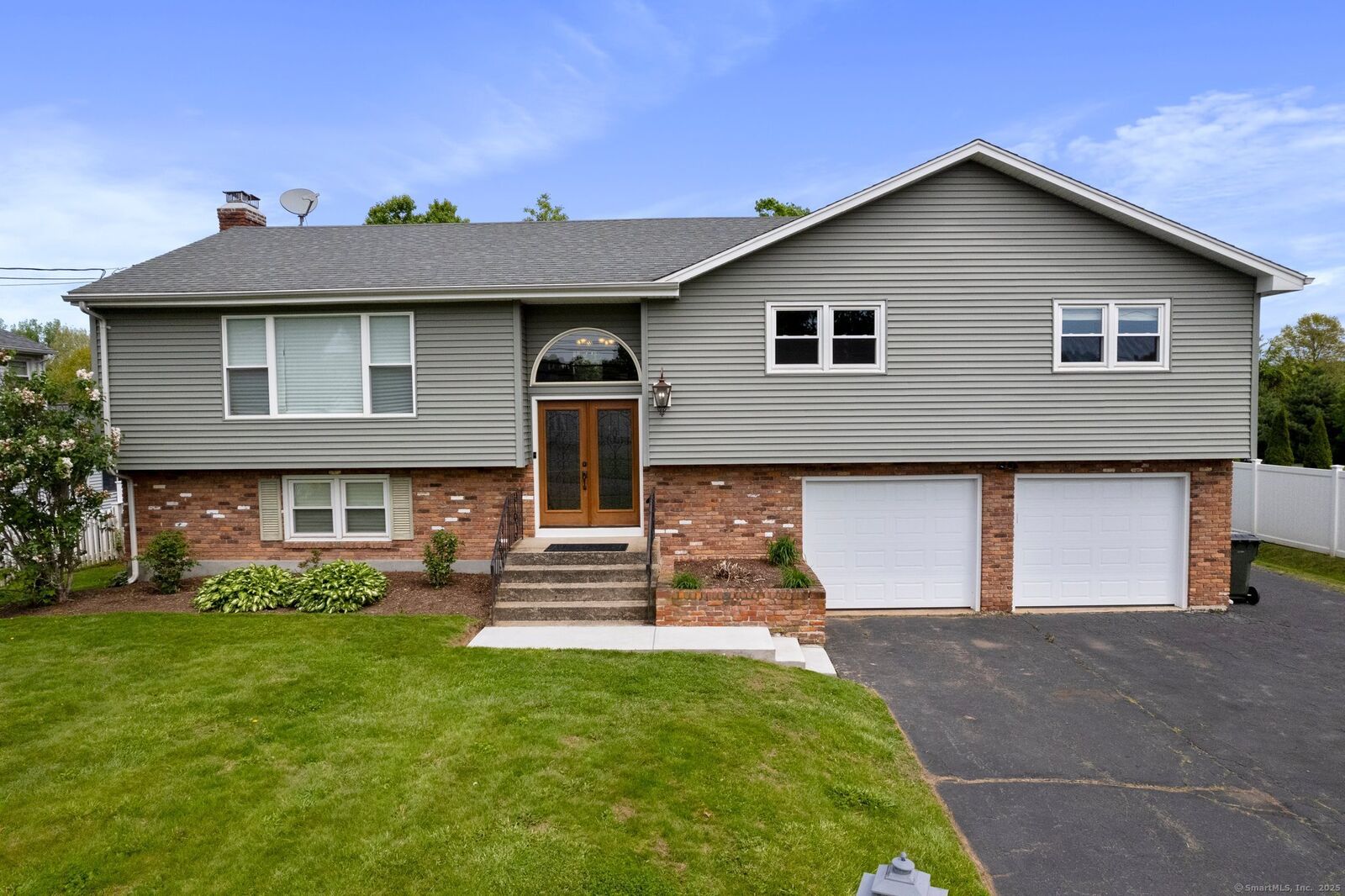 Property Photo: 104 Willow Street CT 06109