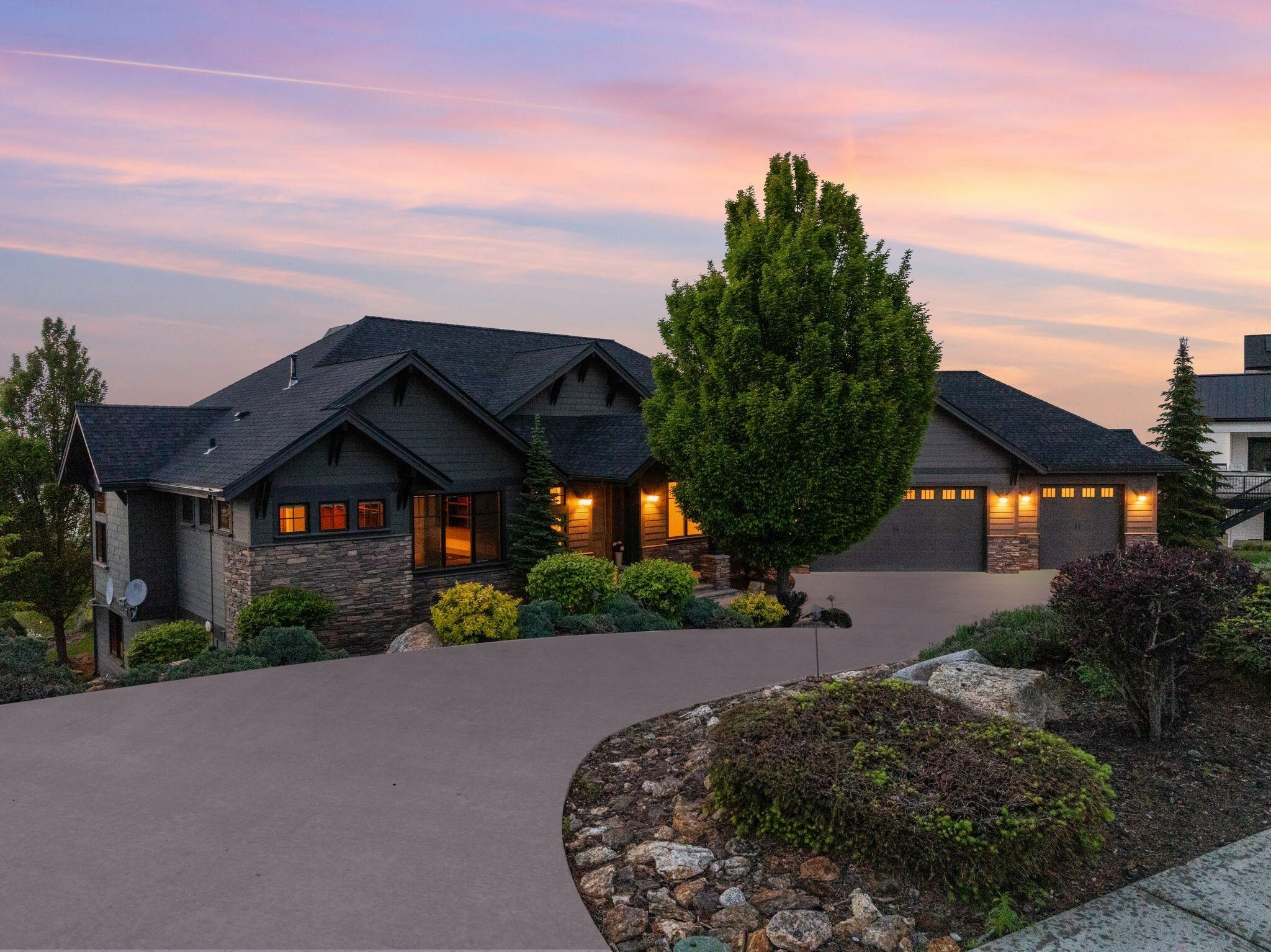 Property Photo: 341 N Legend Tree Dr WA 99019