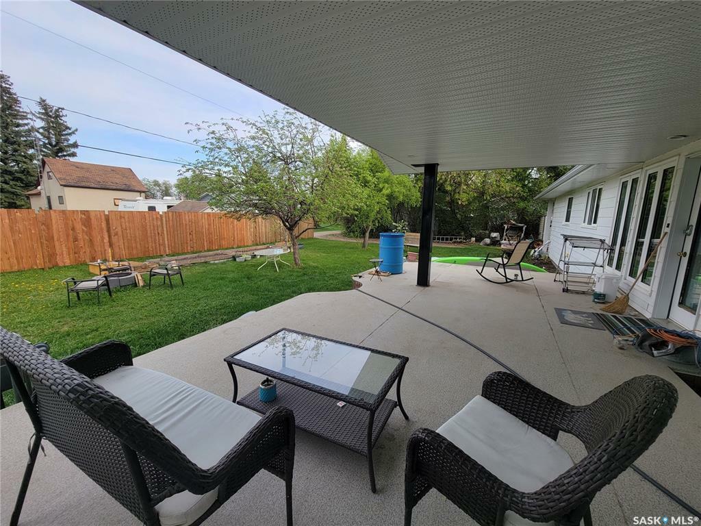 Property Photo: 404 Broad Street SK S0M 0N0