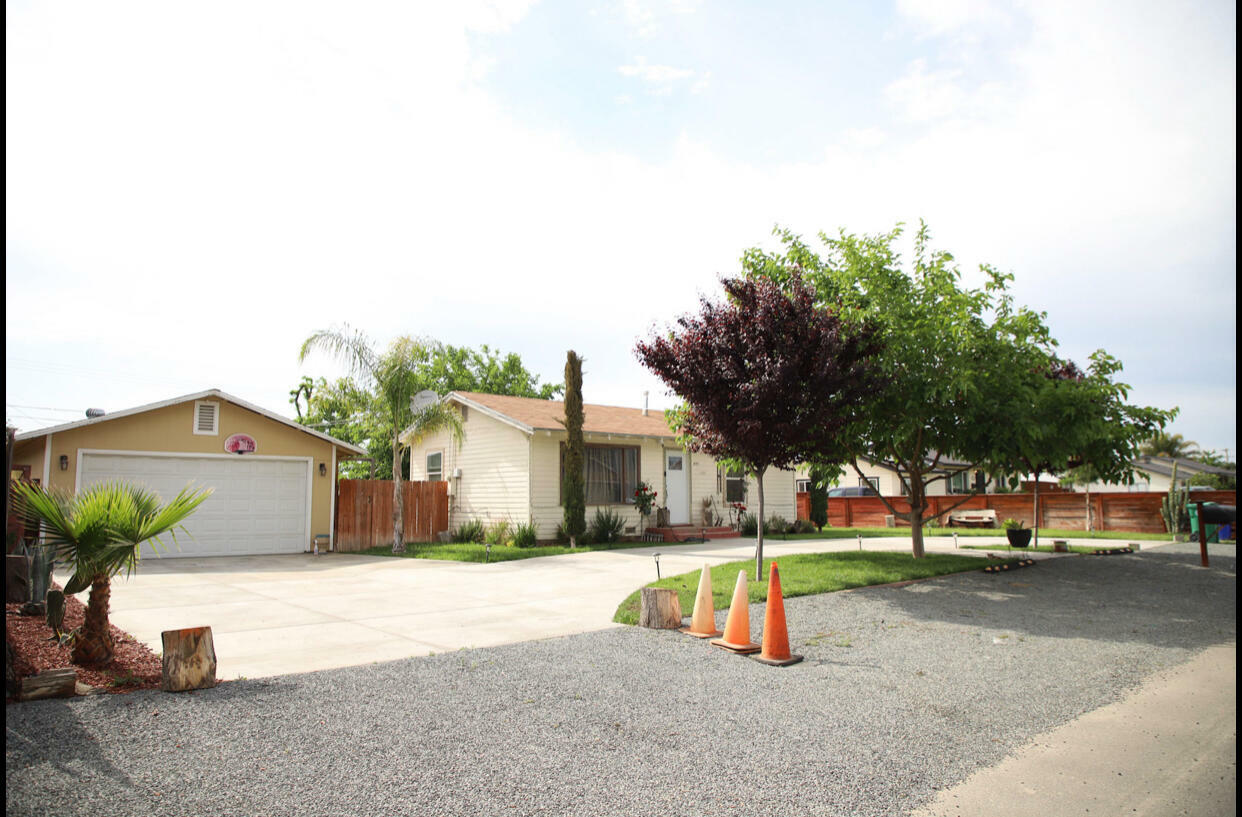 Property Photo: 897 S Chess Terrace Street CA 93257