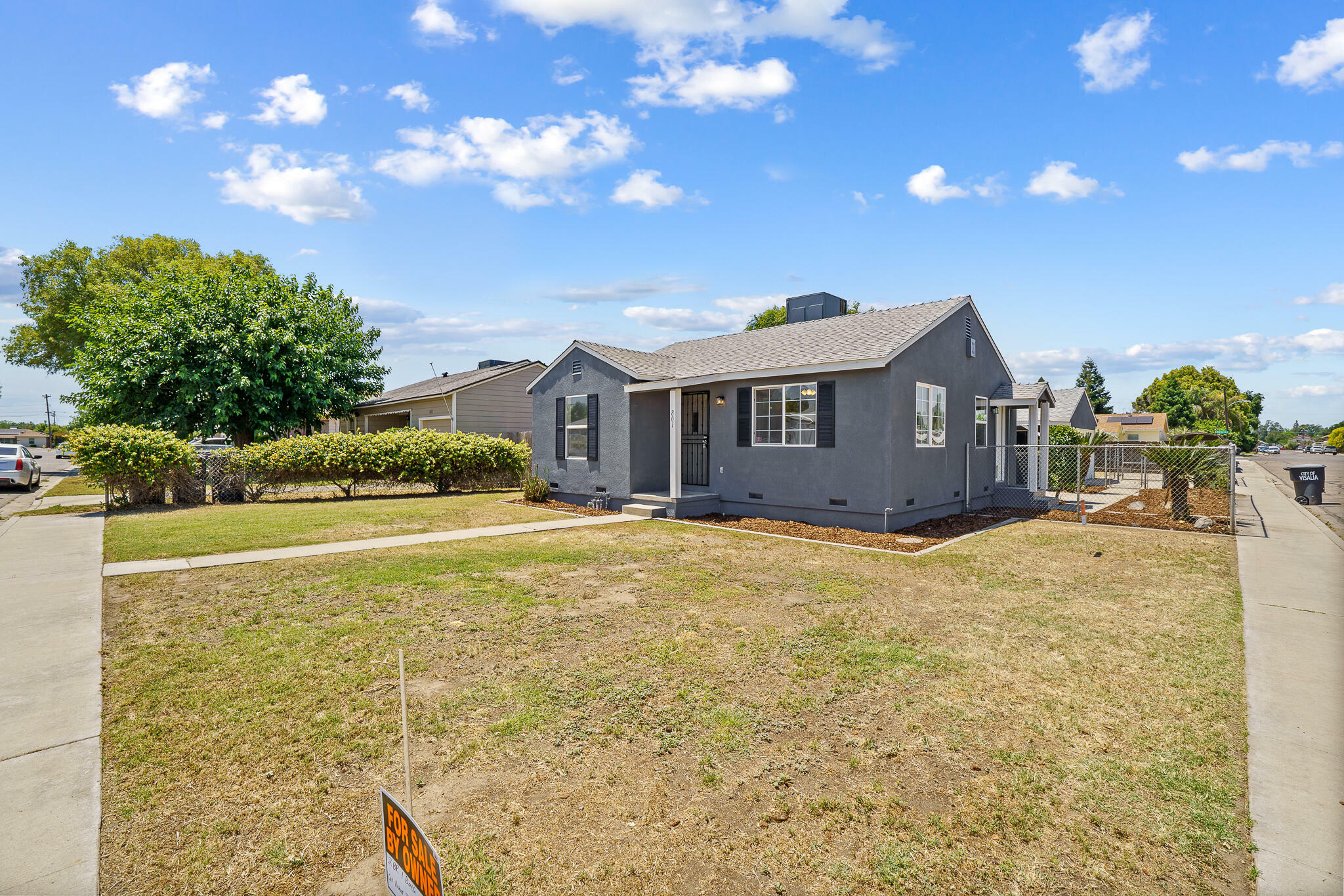 Property Photo: 801 S Clark Street CA 93292