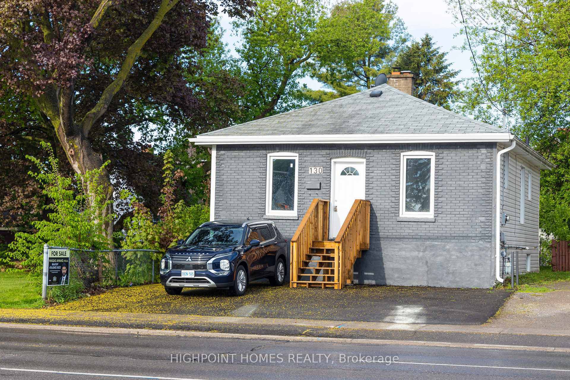 Property Photo:  130 Park Road S  ON L1J 4G9 