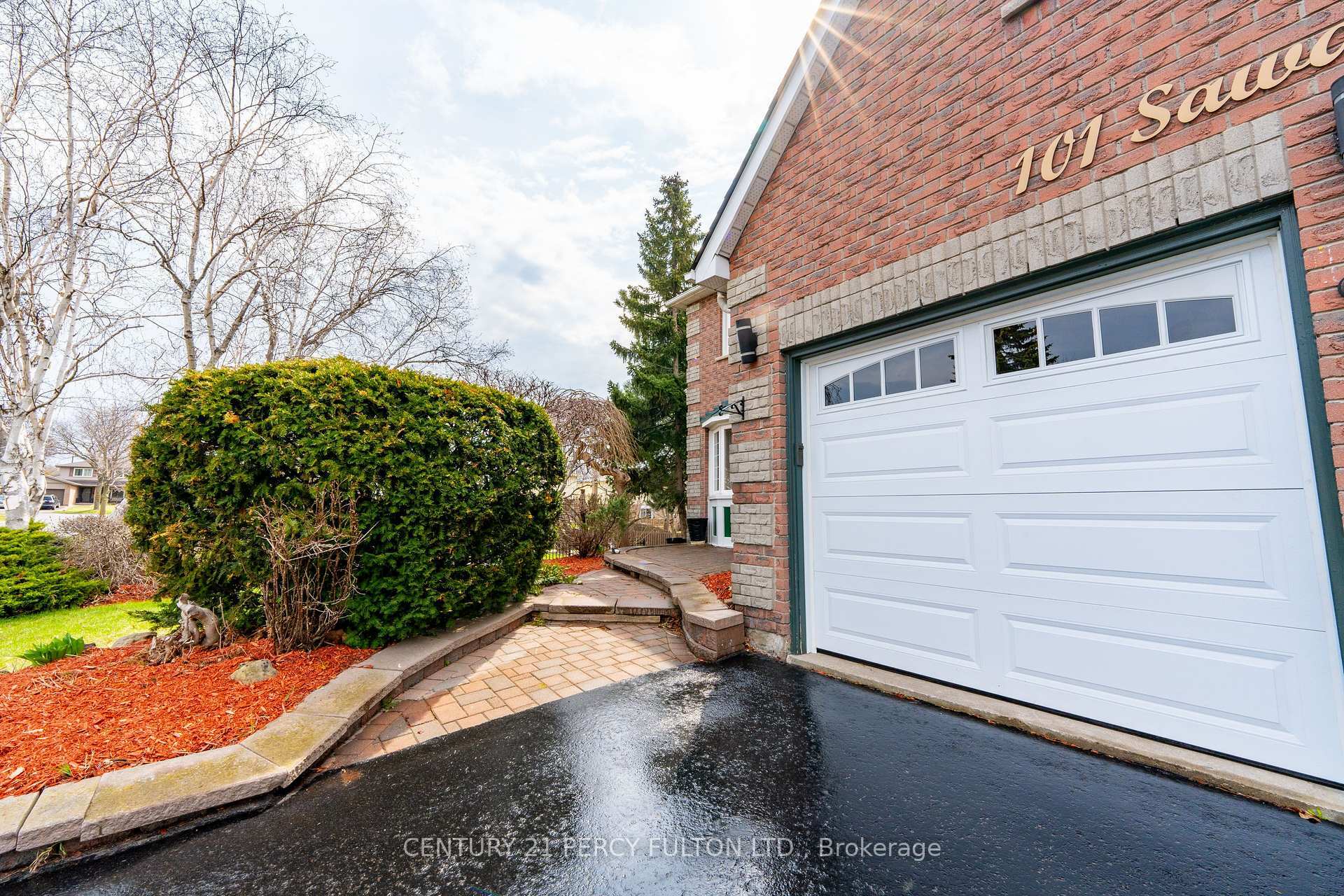 Photo de la propriété: 101 Sawdon Drive ON L1N 8A8