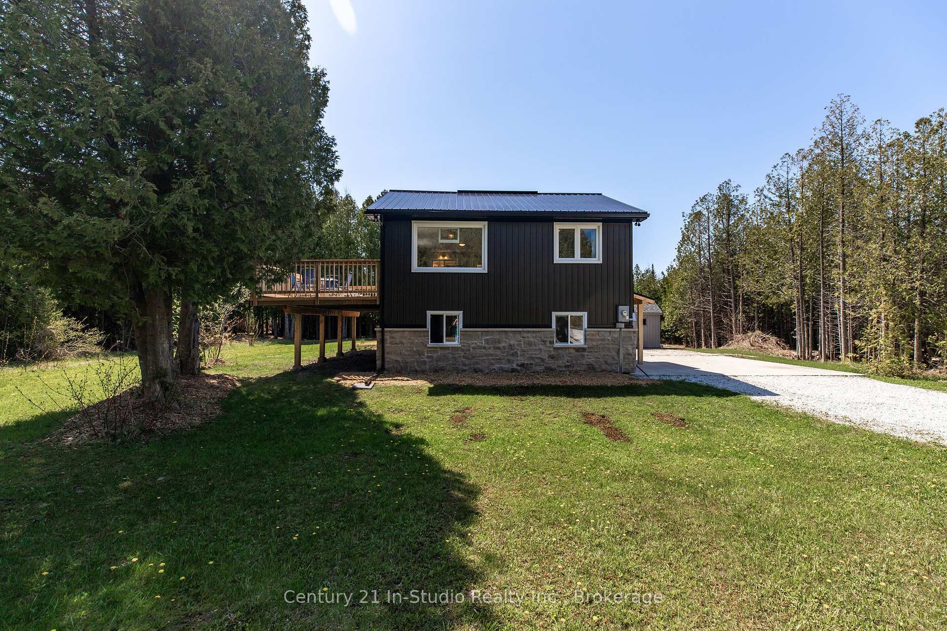 Property Photo: 174 Oliphant Way ON N0H 2T0
