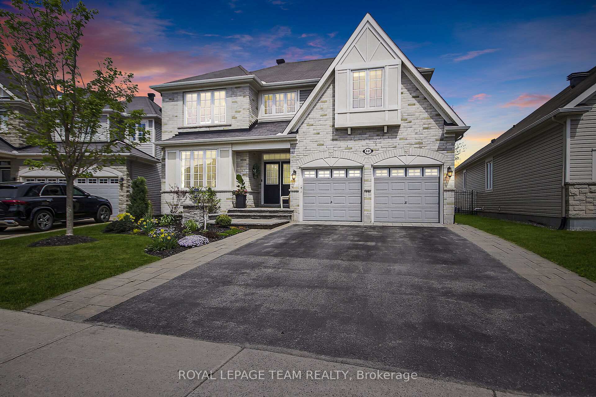 Property Photo: 441 Blackleaf Drive ON K2J 5S7