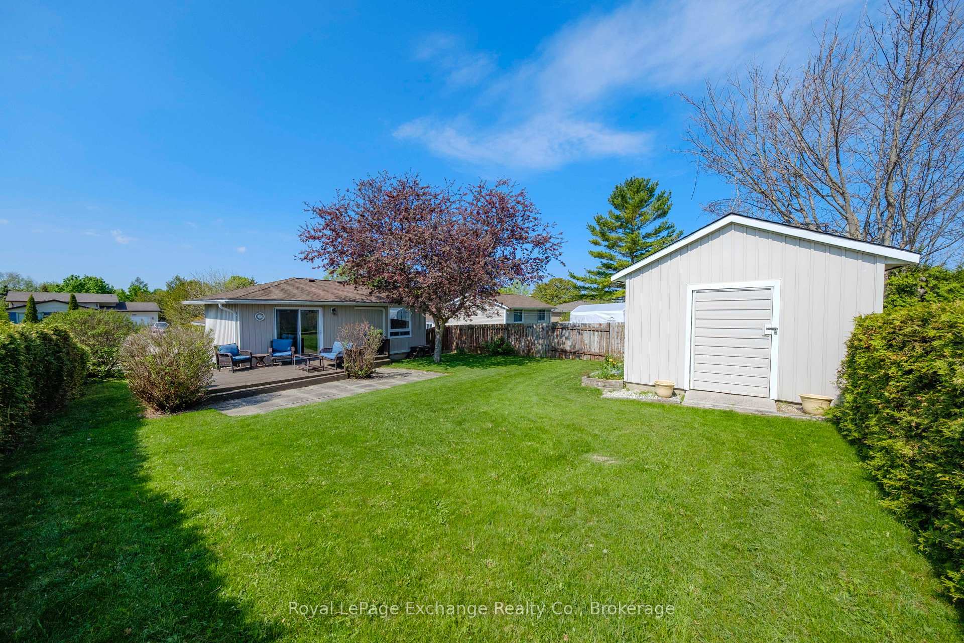 Property Photo:  660 Johnston Crescent  ON N2Z 1S6 