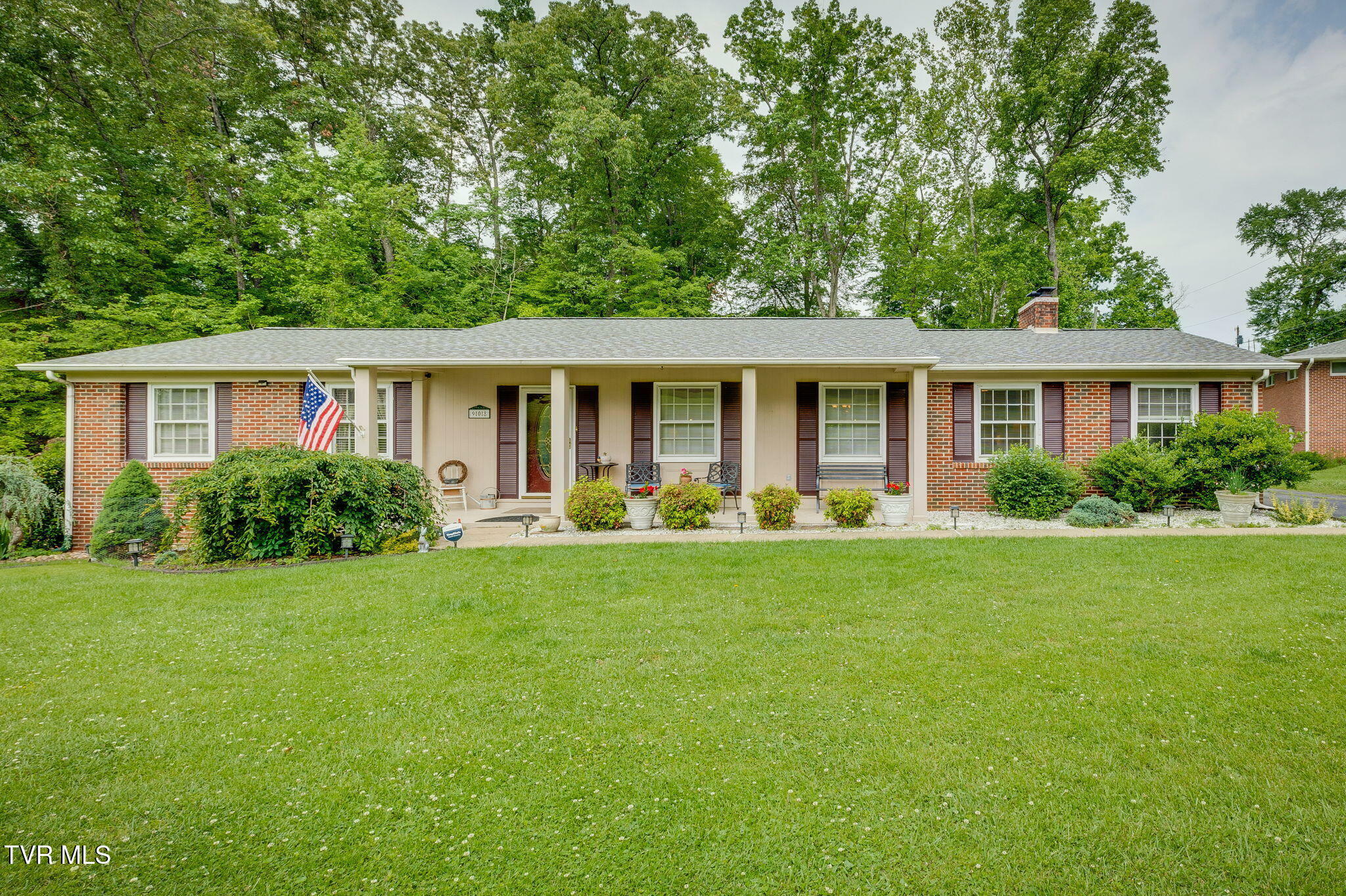 Property Photo: 908 Spring Valley Drive TN 37660