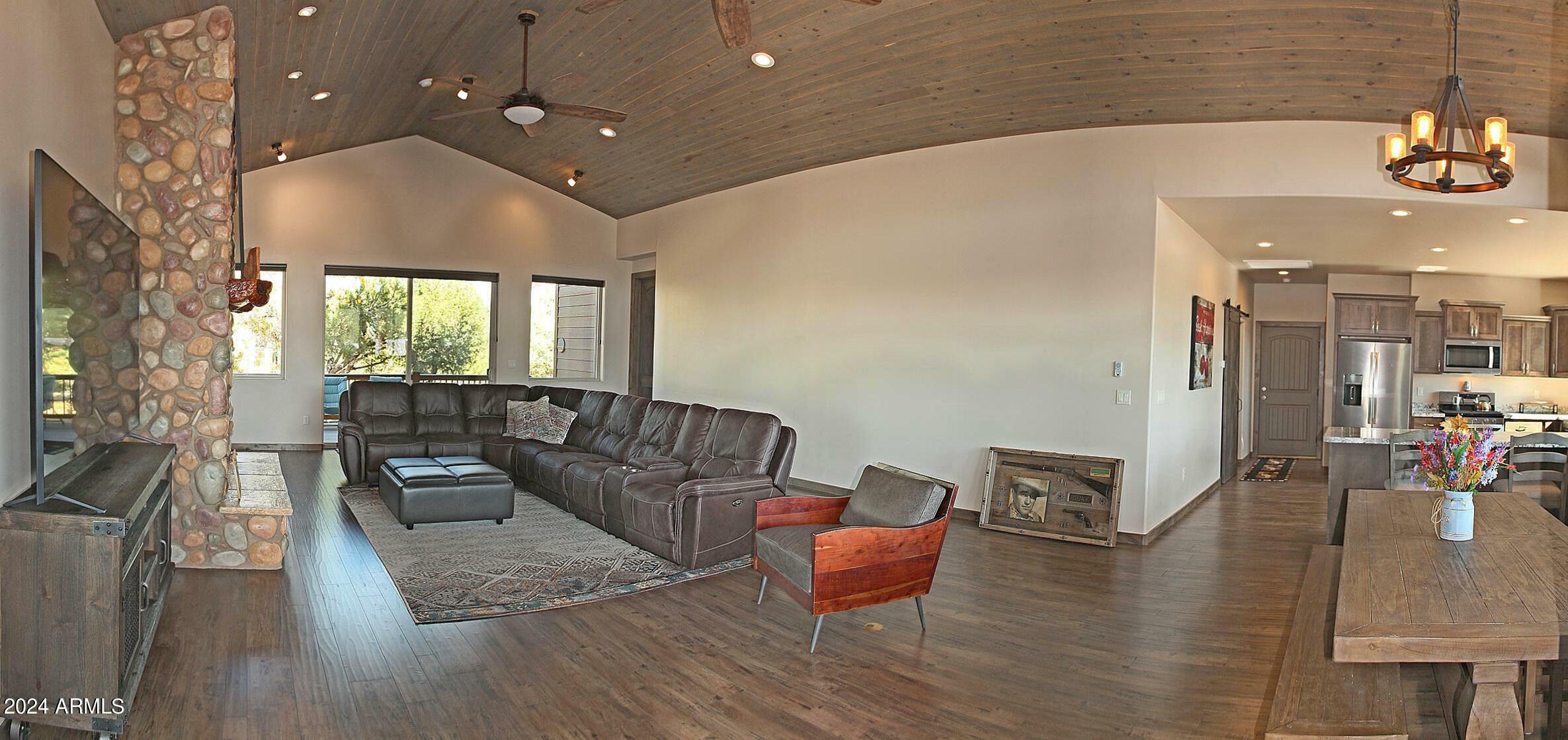 Property Photo: 860 W Snow Creek Trail AZ 85901