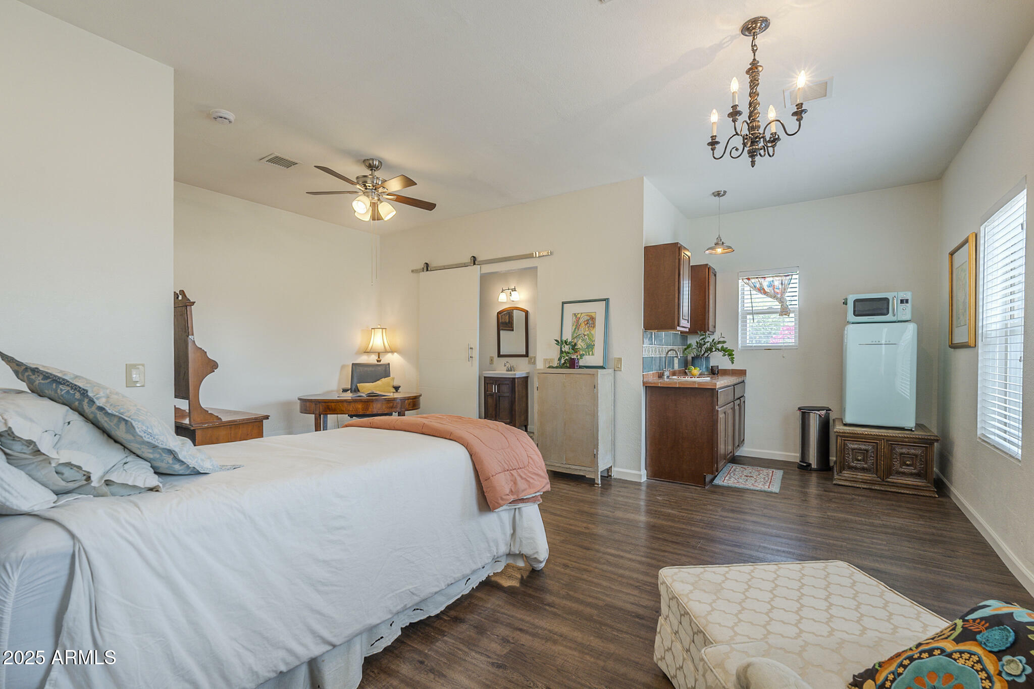 Property Photo:  1637 W University Drive  AZ 85201 