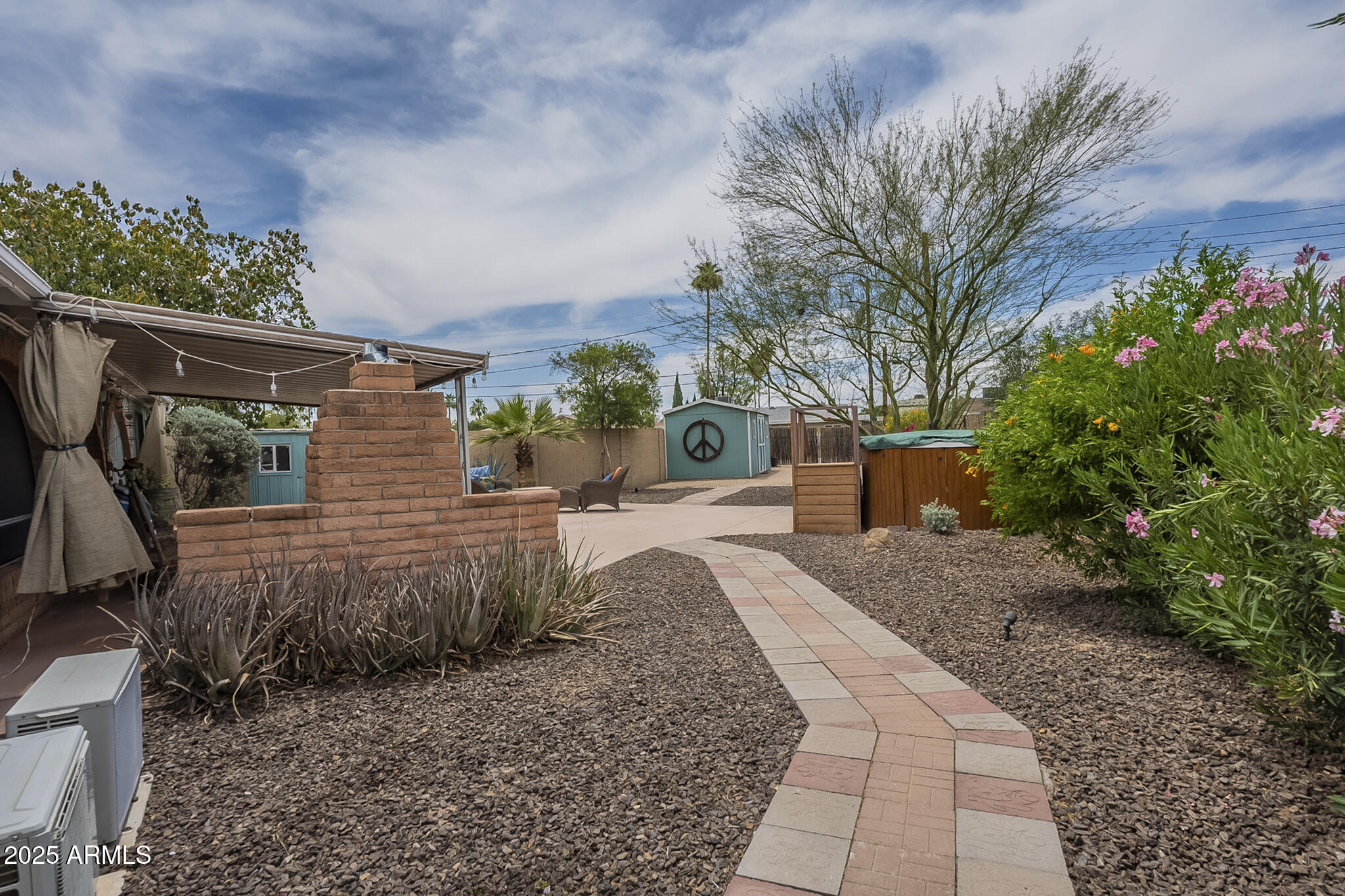 Property Photo: 1637 W University Drive AZ 85201