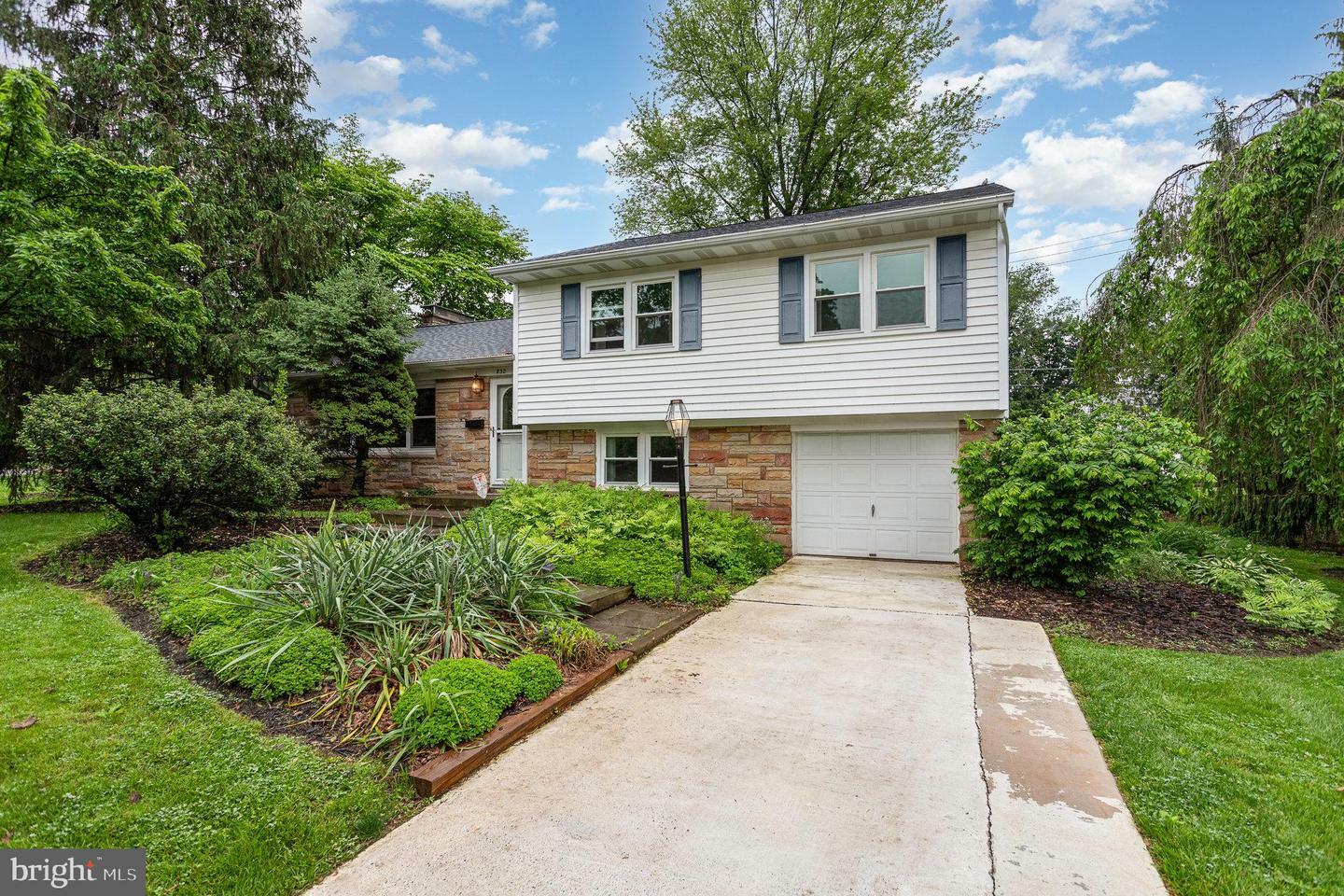832 Yverdon Drive  Camp Hill PA 17011 photo