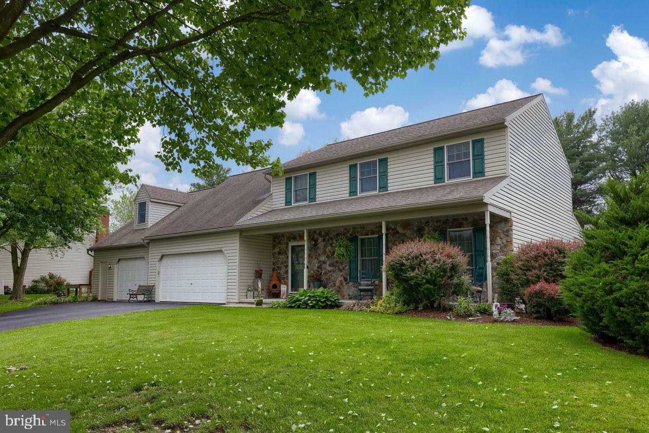 Property Photo: 1015 Flagstone Court PA 17603